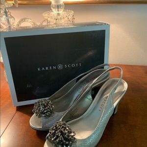 Nice pair of Karen Scott heels.  Never worn